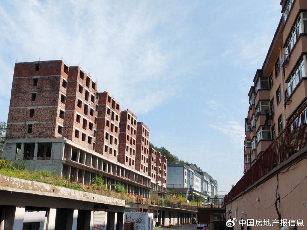 同星家园还有2栋楼尚未建完。王迎超/摄
