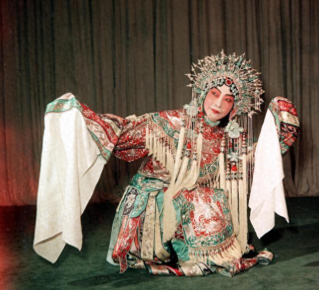 梅兰芳演《贵妃醉酒》剧照。新华社发