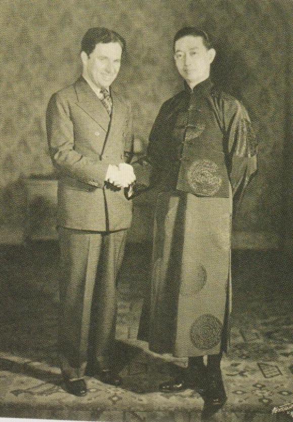 1930年卓别林与梅兰芳初次相见