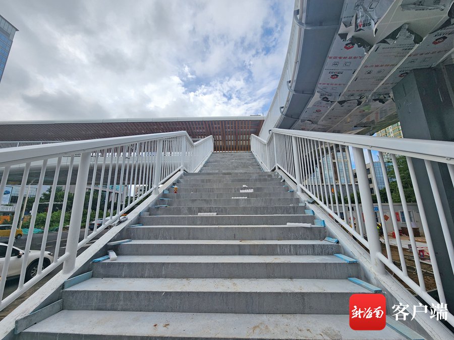 海口国贸路天桥进入装饰装修阶段 有望在国庆前投入使用|海口市_新浪