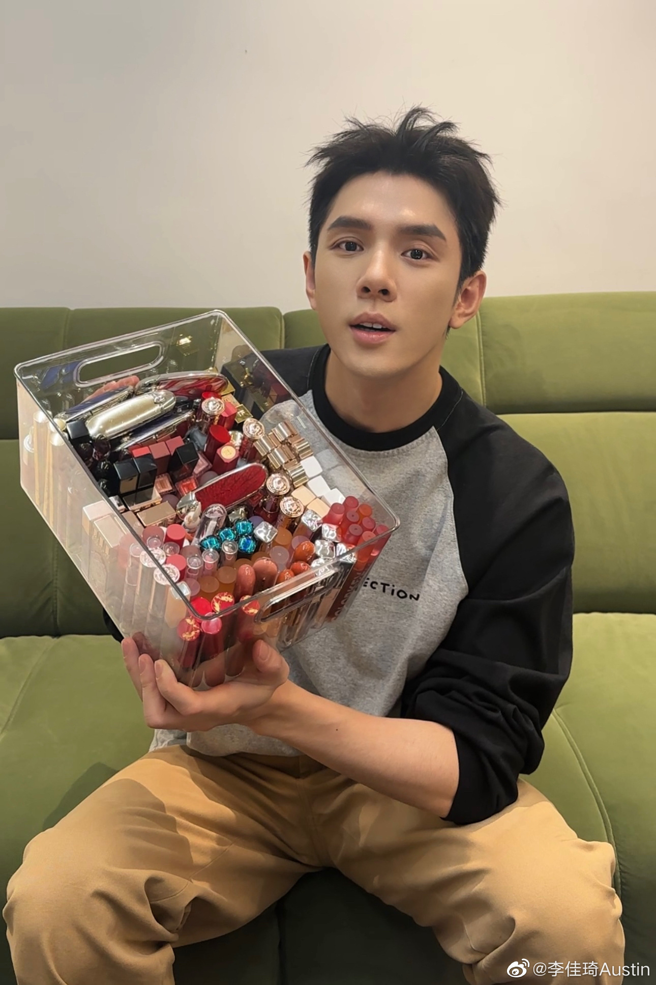 微博@李佳琦austin面对如此高额的抽佣比例,找头部直播间带货的品牌