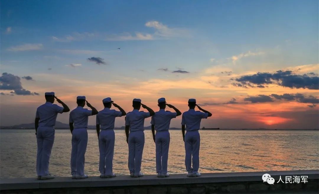 像大海一样纯洁!触摸海军官兵那金子般的心灵