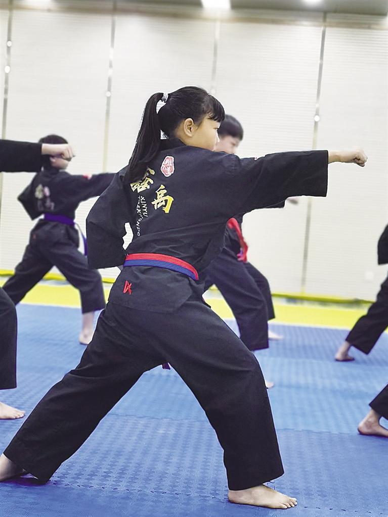 2023年"奔跑吧·少年"兰州市青少年跆拳道夏令营开营|跆拳道_新浪财经