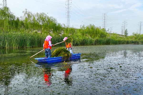北青快评|邀环卫工进屋避雨,既是酒店也是城市温度|环卫工_新浪财经_新浪网
