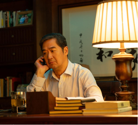 张国立主演《坚如磐石》剧照 图/电影坚如磐石官方微博