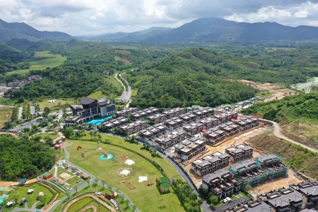 阳春市岗美镇富通十里泉城 宋福亮摄
