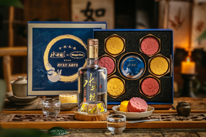 水井坊和哈根達斯聯(lián)名的月餅禮盒 圖源于網(wǎng)絡(luò)