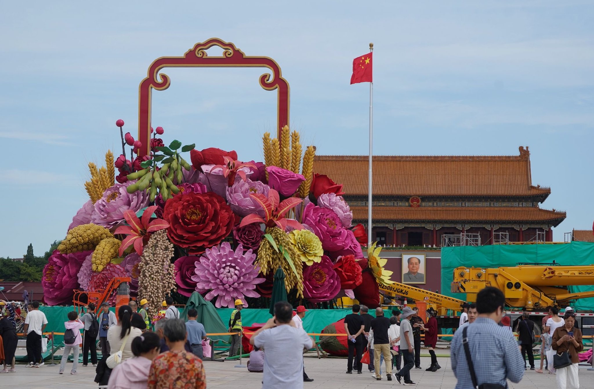 2023国庆摆花方案公布,大花篮里首次装上了"五谷"