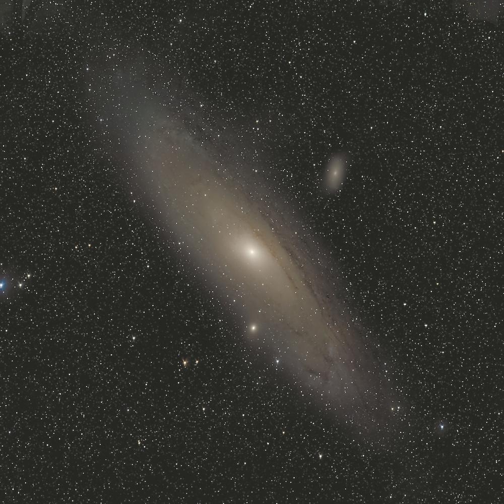 墨子巡天望远镜首光获取的仙女座星系图片 新华社 发(中国科学技术