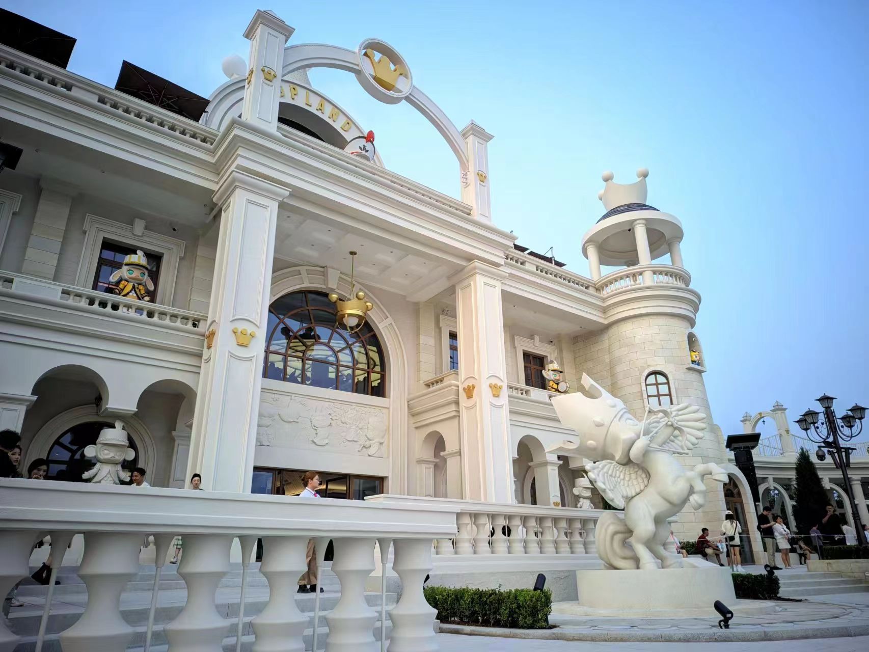 泡泡玛特城市乐园molly城堡,受访者供图