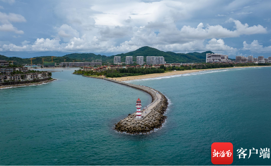 神州半岛灯塔.记者 刘洋摄