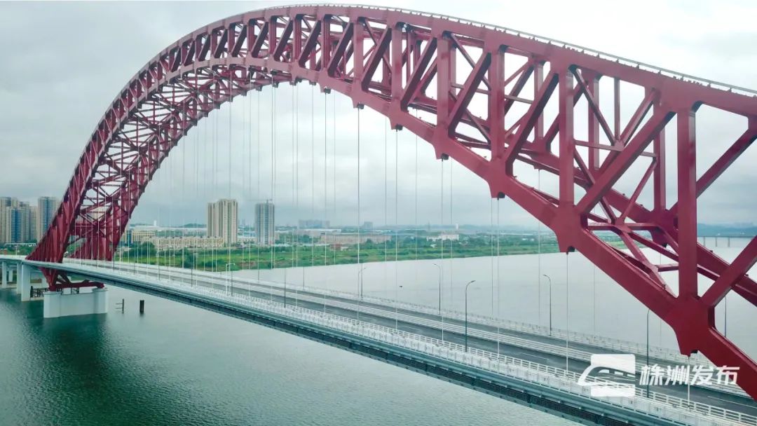 清水塘大桥(株洲八桥)通车20多天,吸引众多市民前往打卡休闲,交通问题