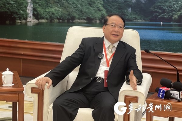 全国台企联荣誉会长丁鲲华