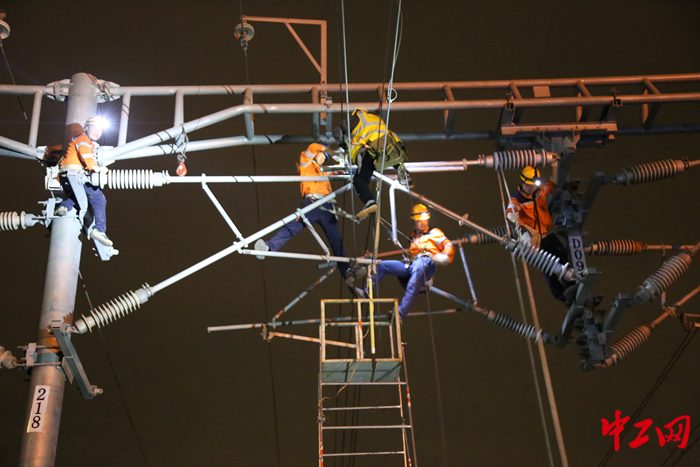 接触网检修现场