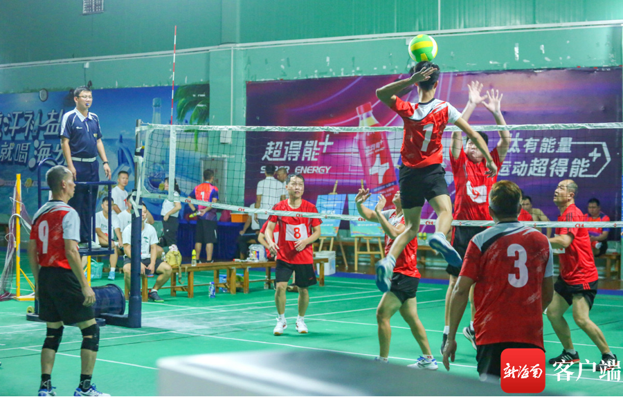 第十五届海南省全民健身运动会气排球比赛在海口开打.赛事组委会供图