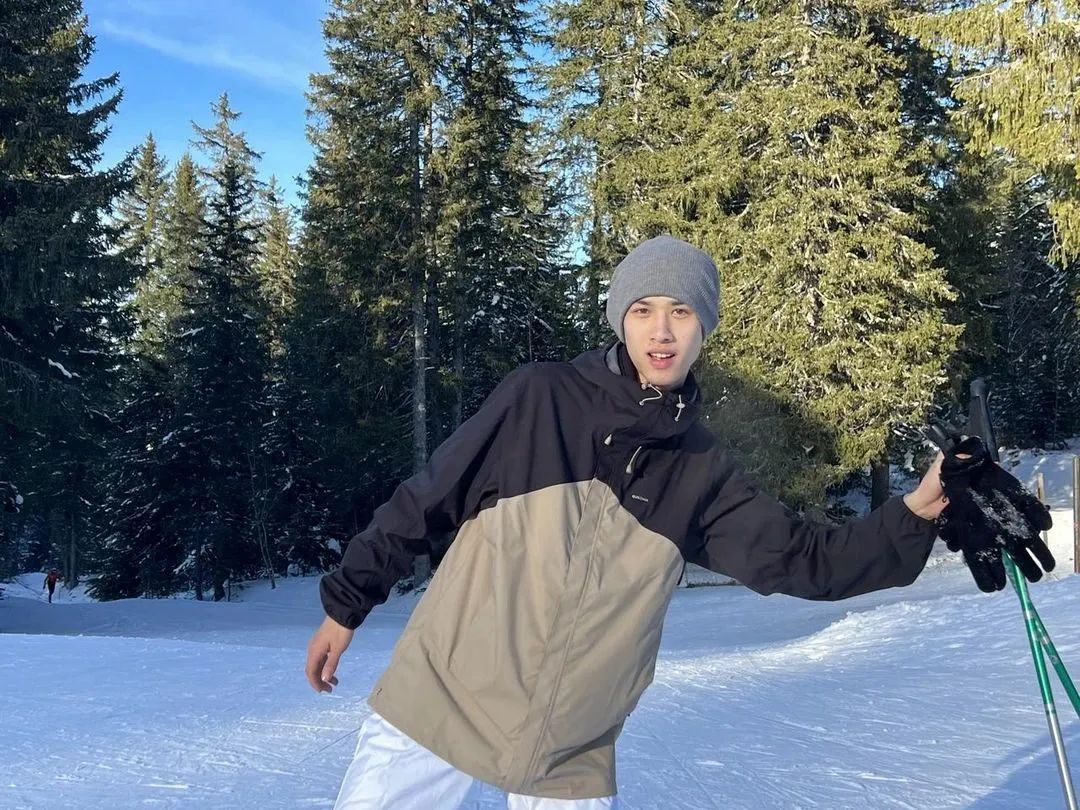 当187cm的体育生穿上裙子|男模_新浪财经_新浪网