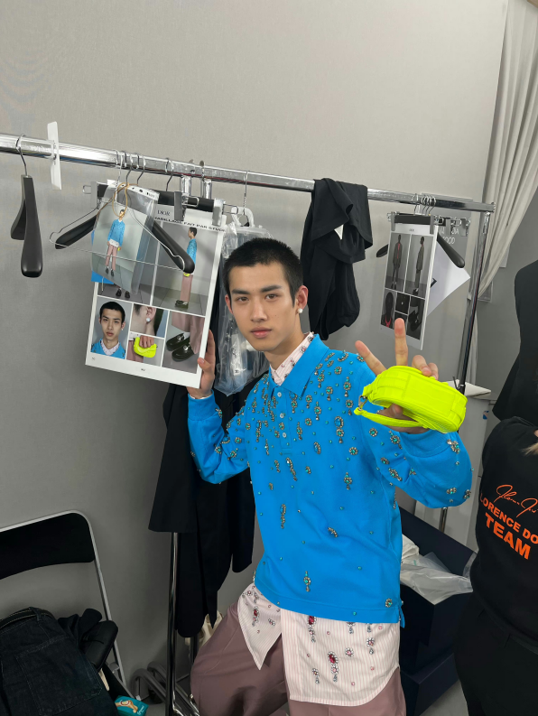 当187cm的体育生穿上裙子|男模_新浪财经_新浪网