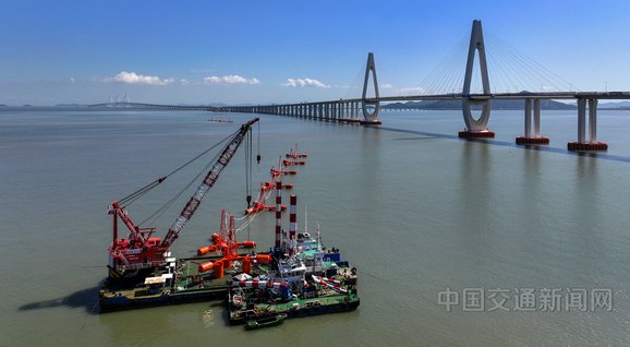 浙江舟岱大桥南通航孔桥安装防船舶撞击系统,切实保障桥区水域通航