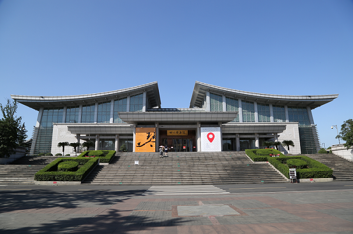 談?wù)?騰訊涉水網(wǎng)絡(luò)游戲 三板斧打天下？