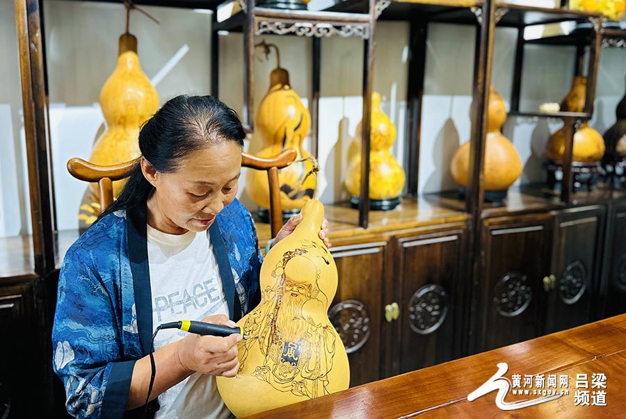 文水:烙画葫芦 绘出乡村振兴新风景