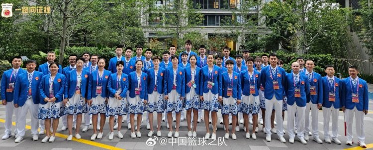 ????️身着礼服出发前往杭州亚运会开幕式 中国篮球亚运大合照