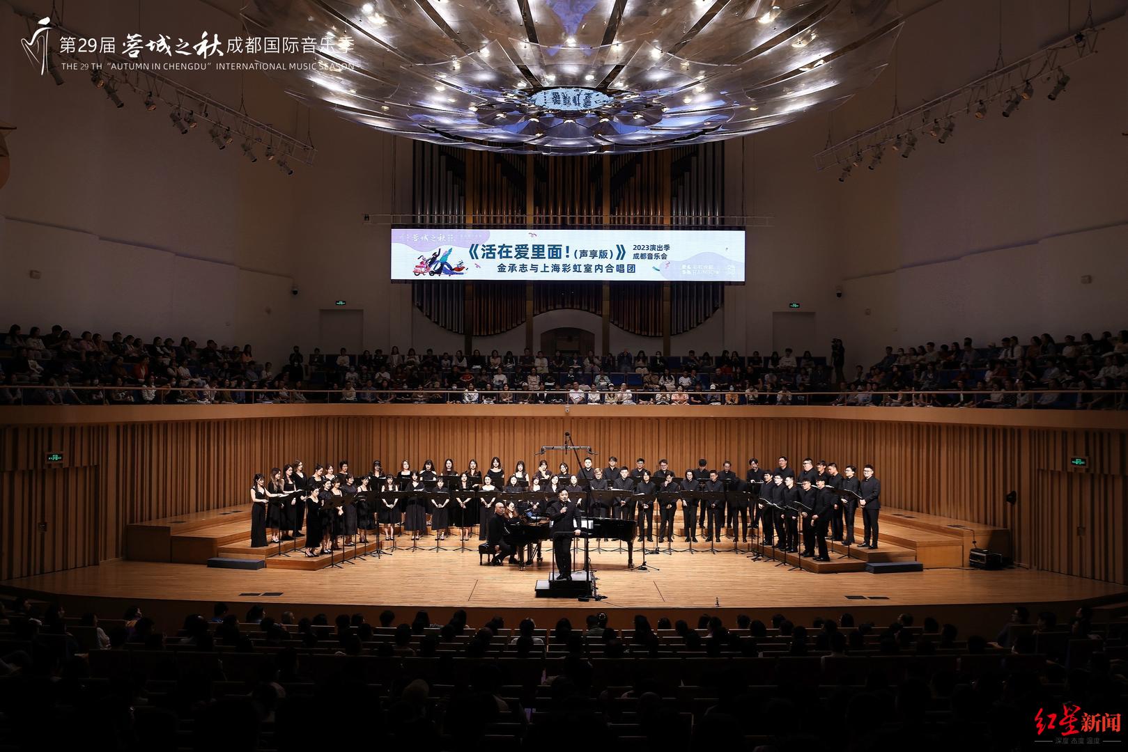 塔克犯規(guī)后和杜蘭特媽媽閑談 進(jìn)程有說有笑