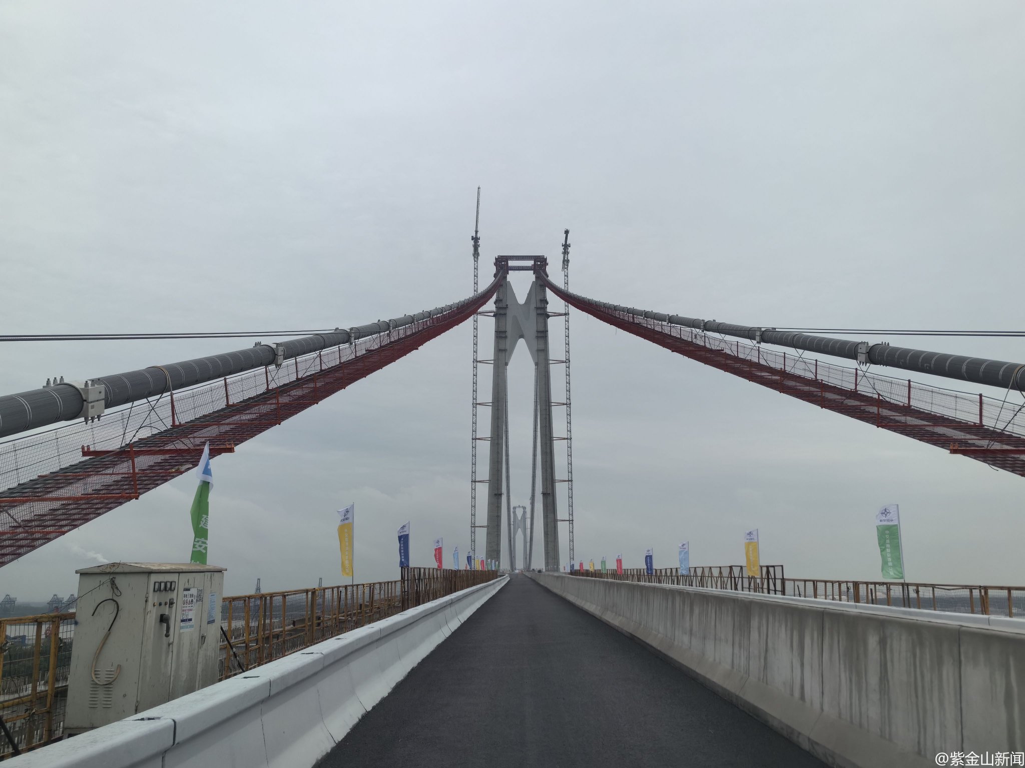 南京市公建中心建设,中交二航局参建的世界级工程——仙新路长江大桥