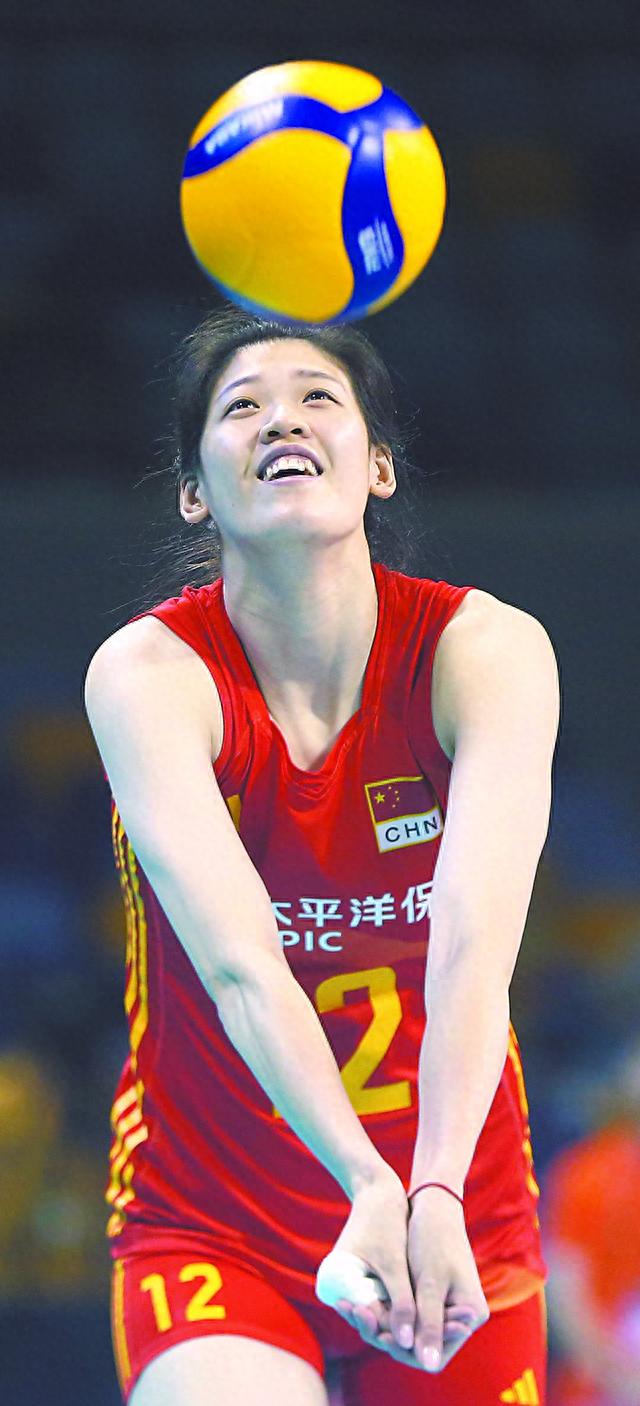 中国女排运动员李盈莹图片