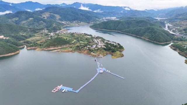 白龙湖秀美风光.青川融媒供图