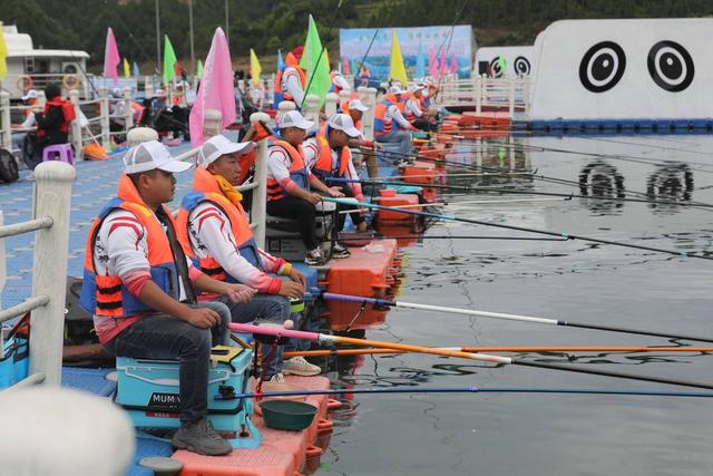 第三届青川白龙湖钓鱼比赛开赛 川陕甘60支参赛队伍同场竞技_新浪财经