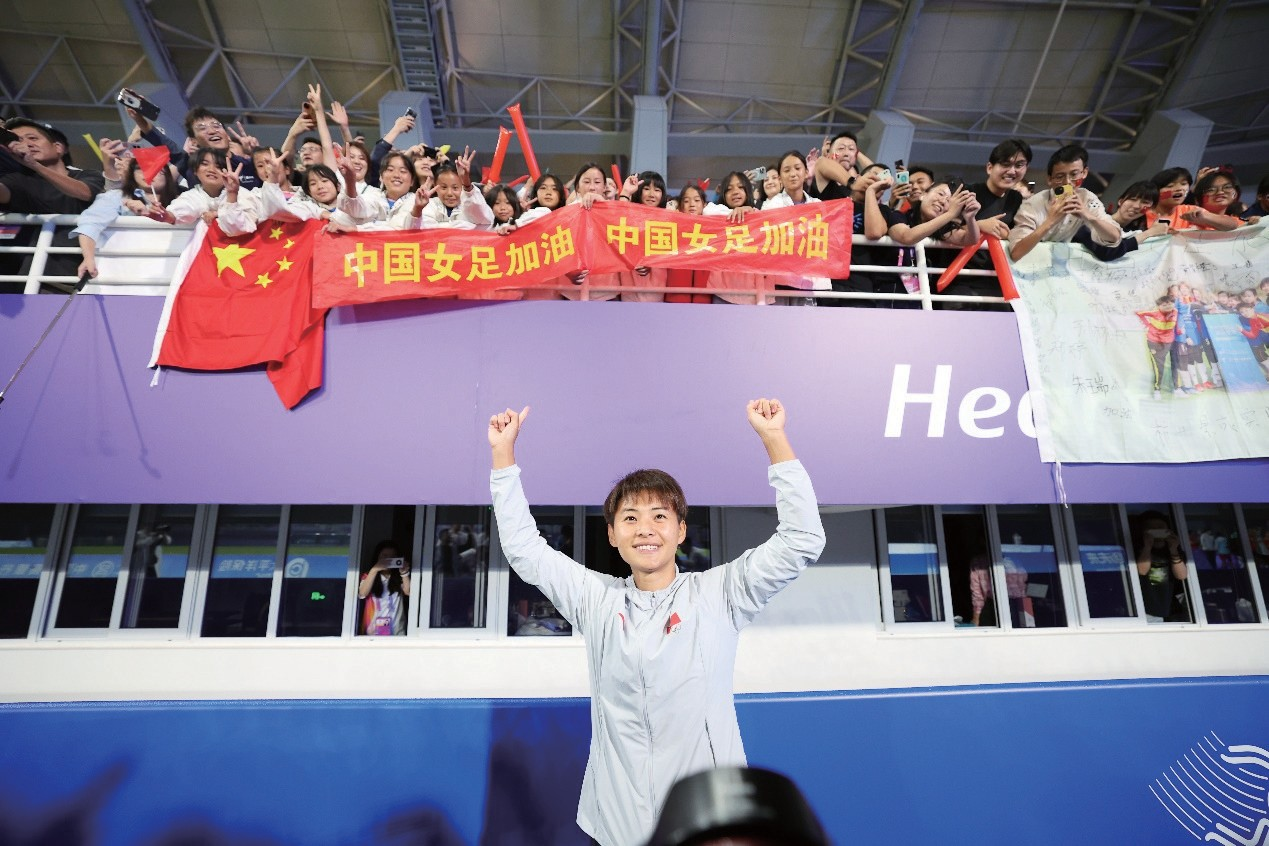 王霜和"追风女孩"的约定实现了