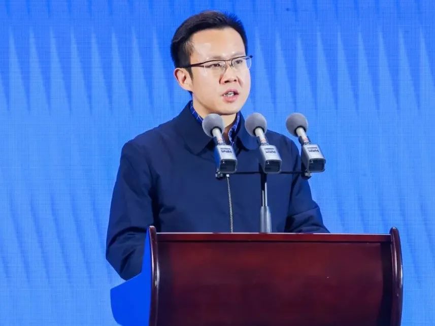 绍濂乡党委副书记,绍濂乡党委书记,乡长,2017年1月任歙县副县长,2月任