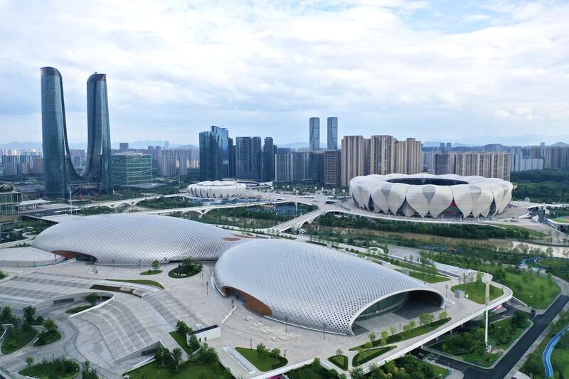 杭州奥体中心体育馆,游泳馆和综合训练馆. 郭雨桐/摄