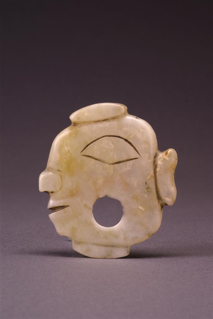 石峁遗址出土的玉器. 受访者供图