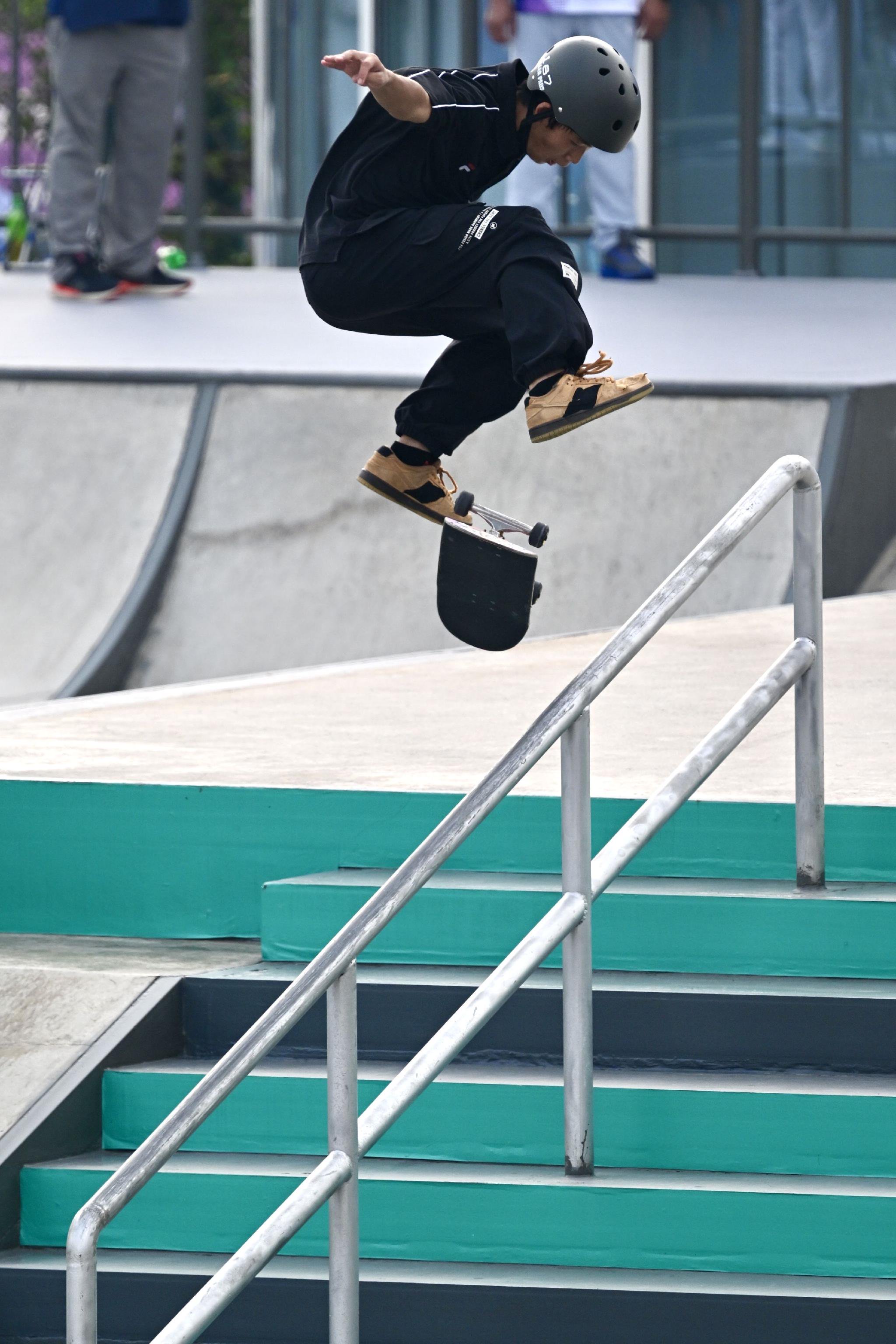 图集丨中国16岁滑板少年张杰夺得杭州亚运会金牌,苏建军铜牌!