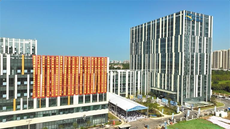 8月29日拍摄的华勤丝路总部项目.