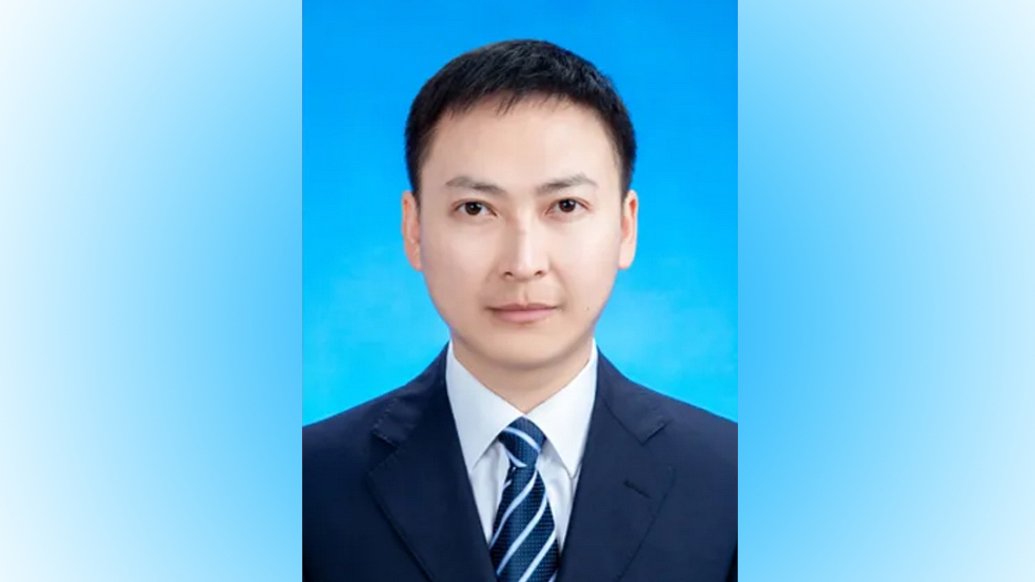 "80后"谭雪峰任重庆市秀山县委副书记,县政府党组书记_新浪财经_新浪