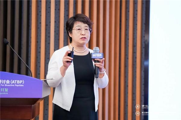 金鑫博士以及北京工商大学化妆品系何聪芬教授分别就中国人皮肤微生物