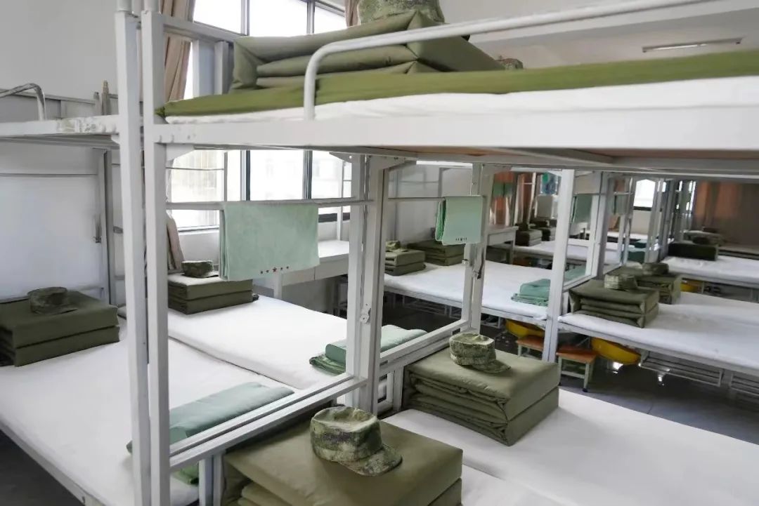 的宿舍环境配套完善设施设备按照需求集中调整补充营产营具该部在新兵