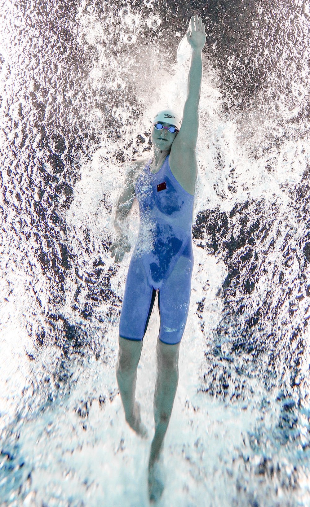 中国选手张雨霏在女子50米自由泳决赛中,她以24秒26的成绩获得冠军