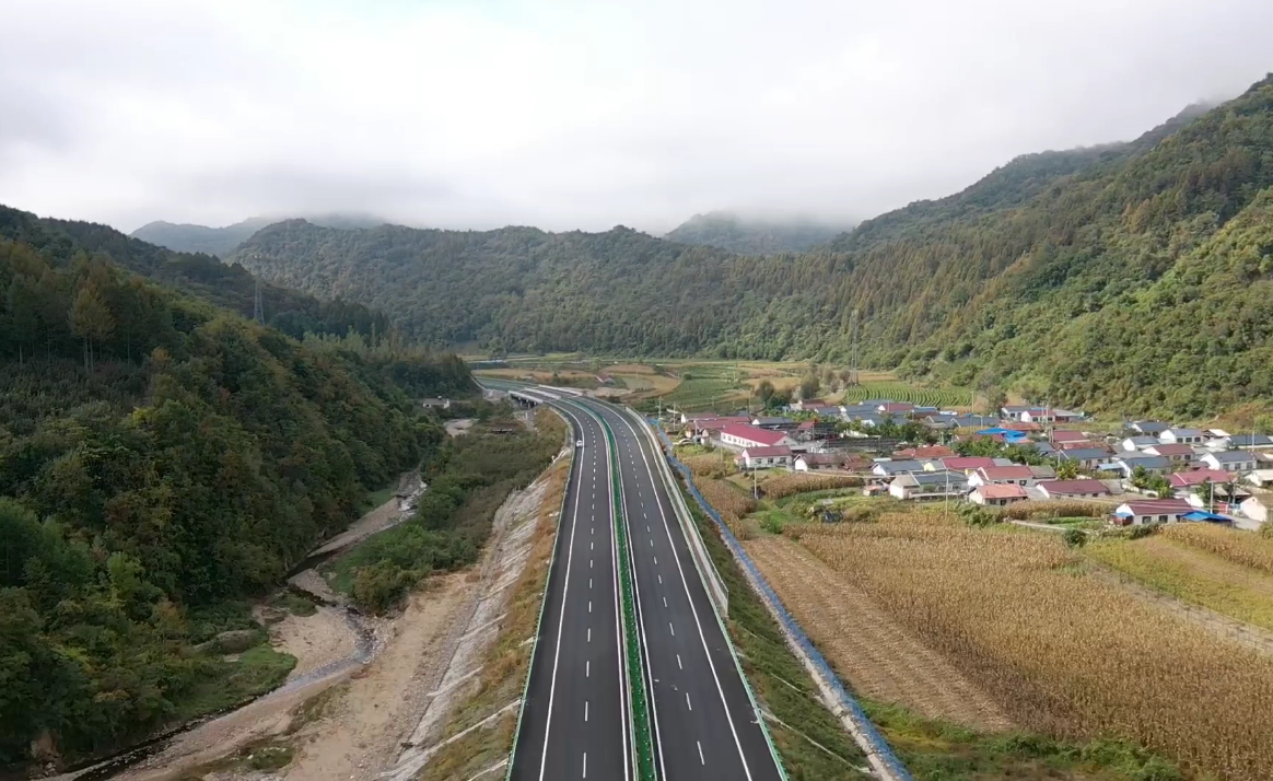 集安至桓仁高速公路建成通车