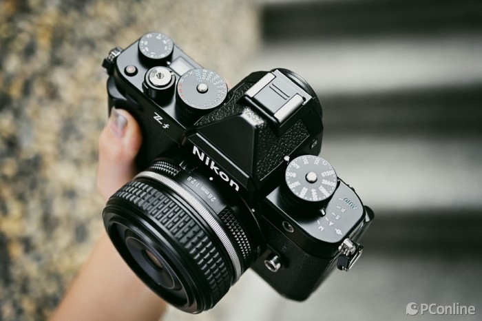 复古新选择来自尼康zf的浪漫人文新机体验