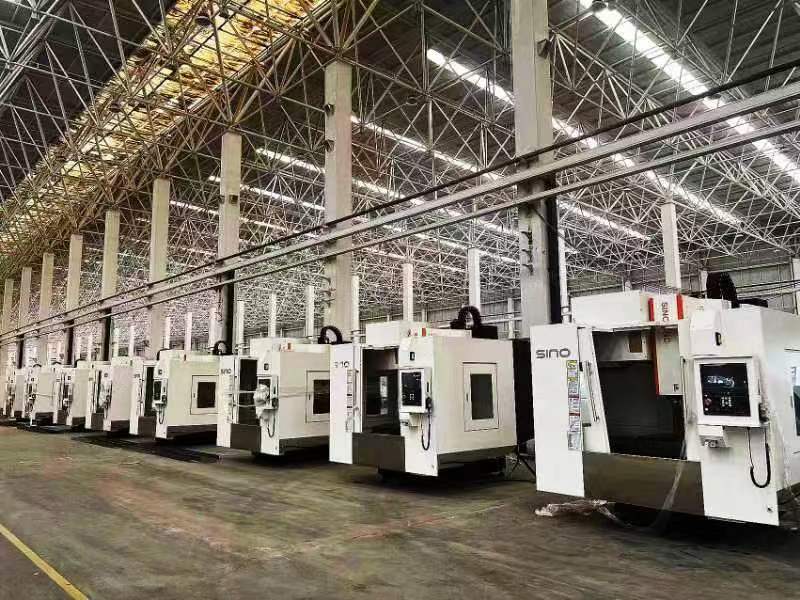 一批加工好的轮毂等待出厂.