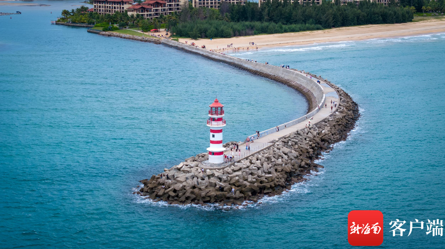 神州半岛灯塔.记者 刘洋 摄