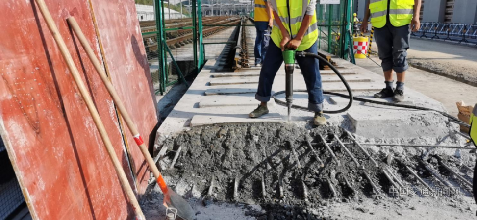 新开通的沪宁沿江高铁与采用crtsi型板式无砟轨道的宁杭高铁接轨,其到