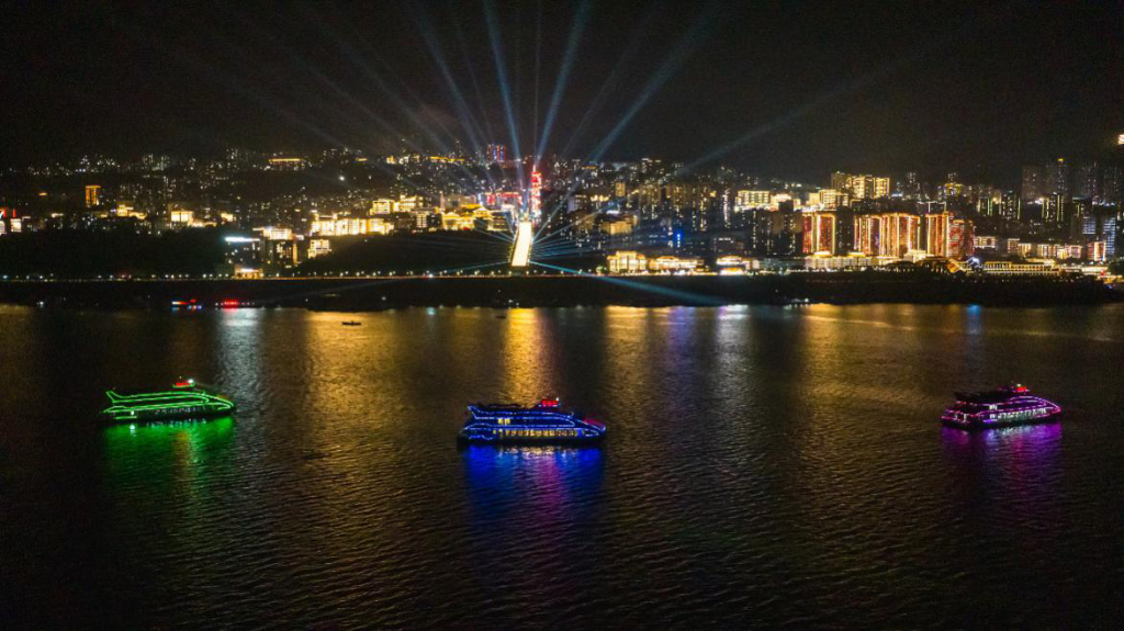 重庆旅游景点排行_重庆真正的核心景点,外地游客来渝必须打卡的地方,都有什么看点(2)