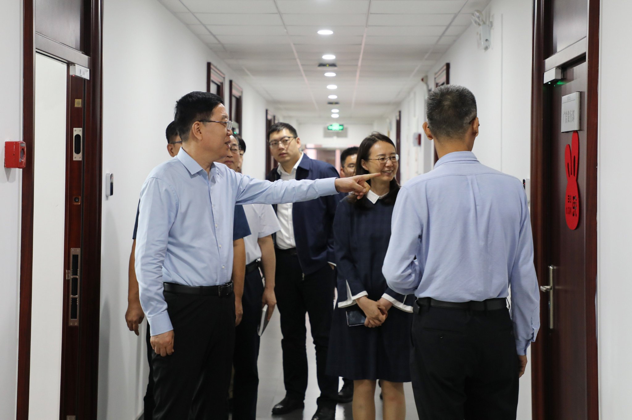 杜江副部长调研中国旅游报社