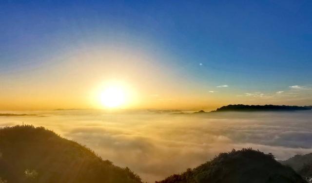 围绕八台山—龙潭河文旅经济核心区,万源建成环城文旅休闲圈等"5"个