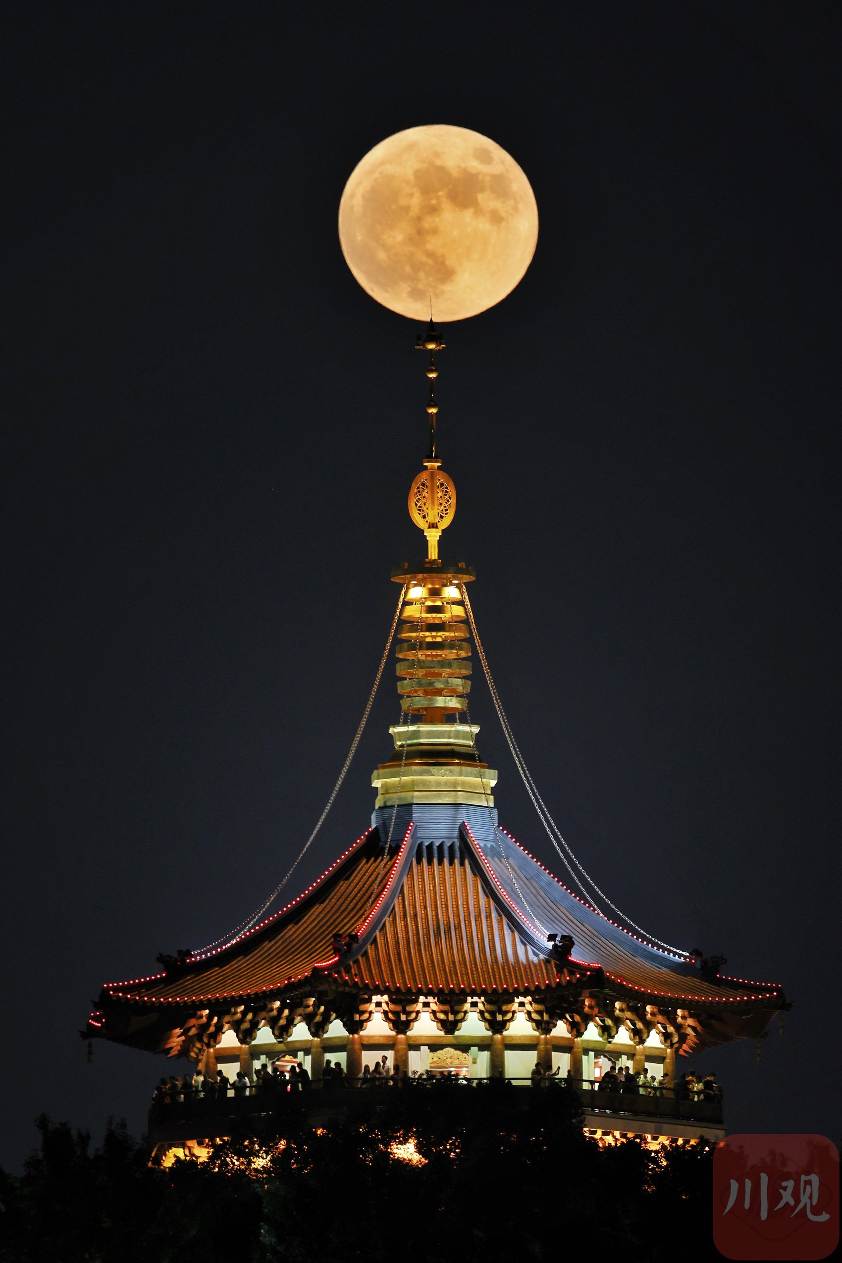 c视频 | 中秋夜 西湖再现"月升雷峰塔"美景