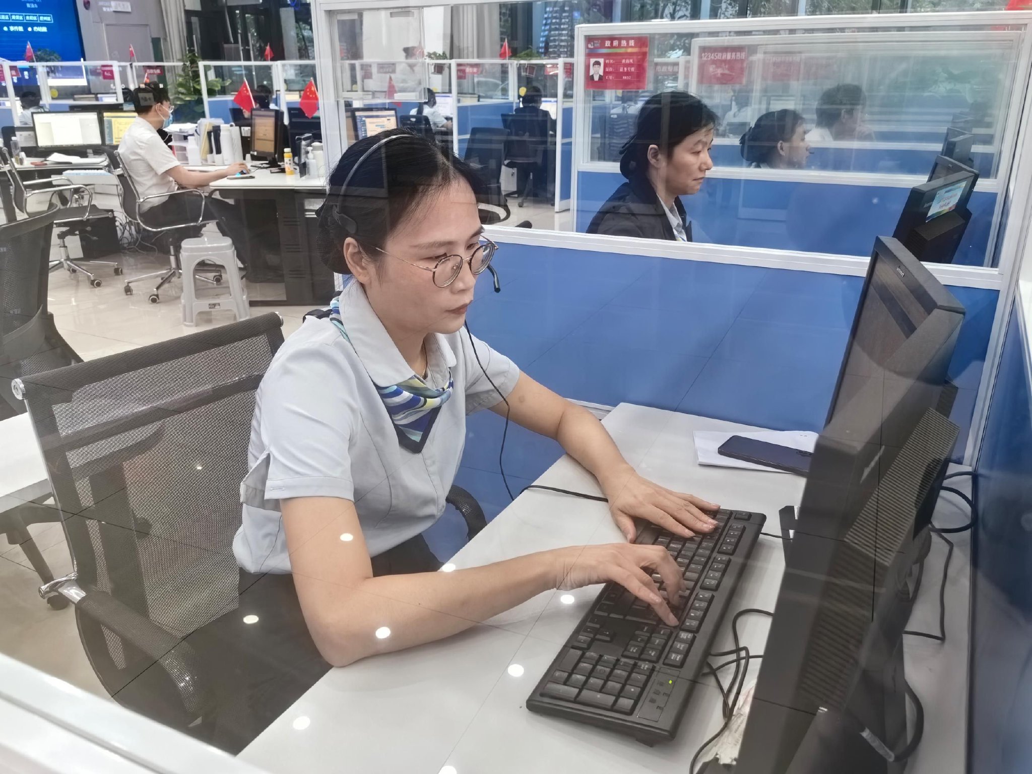 工作中的尤冬娜.记者 刘丽萍 摄